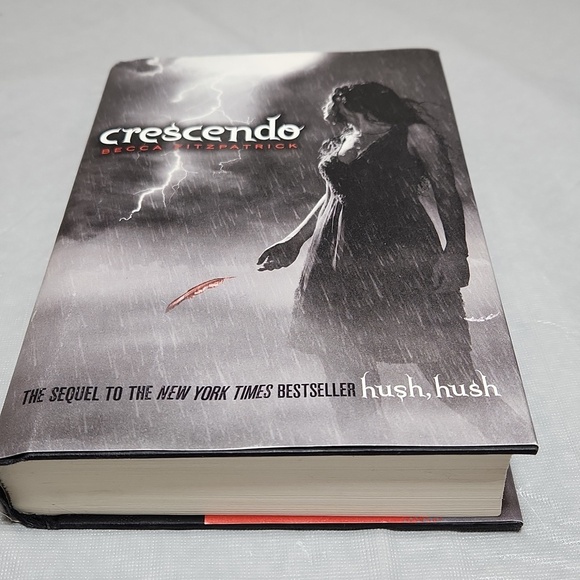 Becca Fitzpatrick Other - Becca Fitzpatrick, Crescendo